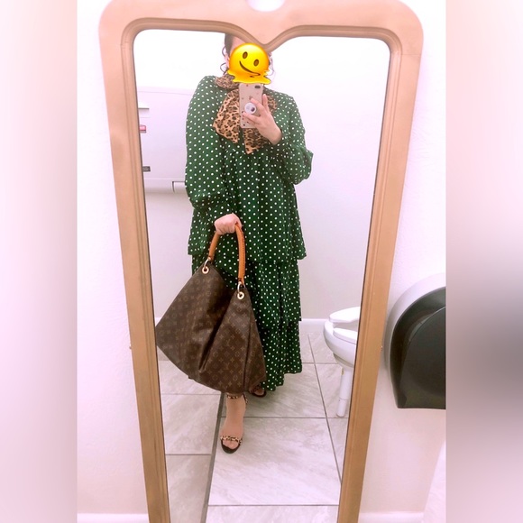 Dresses & Skirts - Ruffle Dress